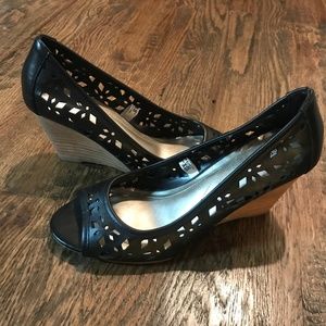 Merona Black Wedges